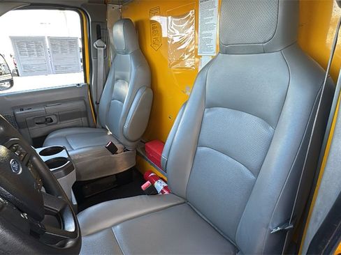Certified 2022 Ford E-350 and Econoline 350 Super Duty image 21