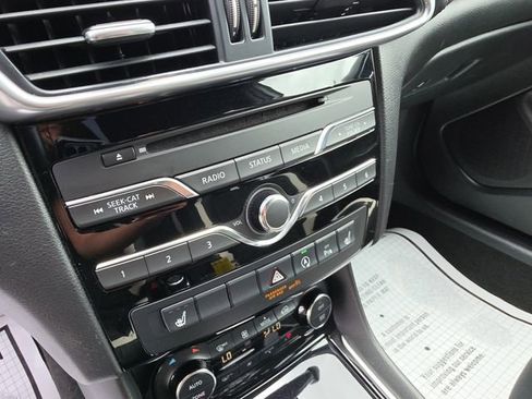 Used 2019 INFINITI QX30 Sport image 27