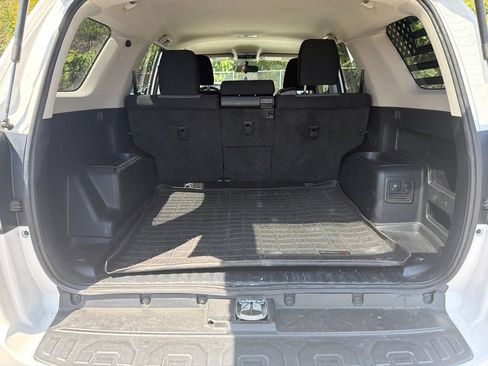 Used 2016 Toyota 4Runner SR5 AWD/4WD image 15