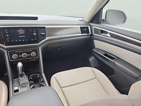Used 2018 Volkswagen Atlas SEL FWD image 16
