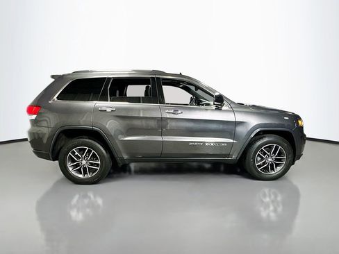Used 2018 Jeep Grand Cherokee Limited w/ Luxury Group II image 9