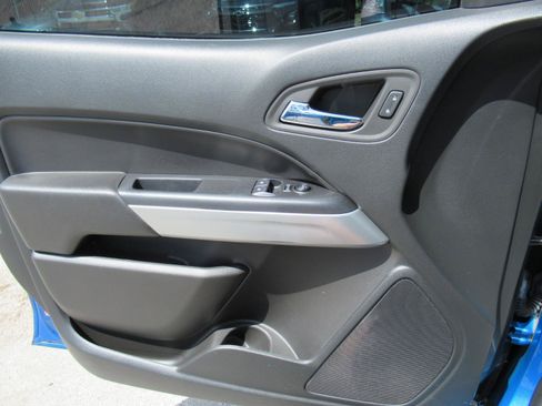 Used 2022 Chevrolet Colorado LT RWD image 21