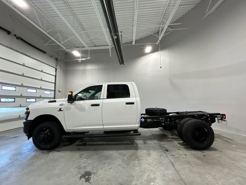 New 2026 RAM 3500 Tradesman image 9