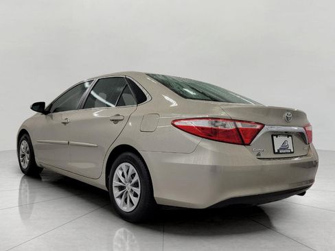 Used 2016 Toyota Camry LE image 21