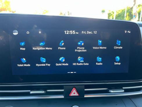 Used 2025 Hyundai Elantra SEL image 21