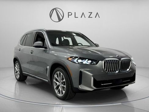 New 2026 BMW X5 xDrive50e image 7
