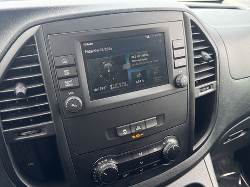 Used 2021 Mercedes-Benz Metris image 21