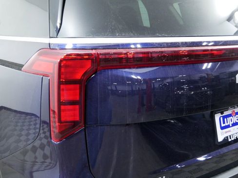 New 2026 Kia Carnival EX image 13