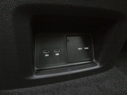 New 2025 Volkswagen Atlas Peak Edition SE image 41