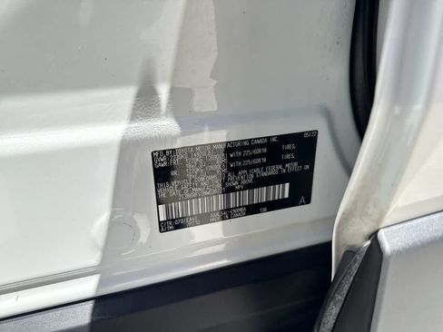 Used 2022 Toyota RAV4 XLE Premium AWD/4WD image 24
