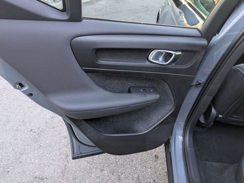 Certified 2023 Volvo XC40 Recharge Plus image 28