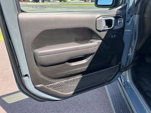 Used 2018 Jeep Wrangler Unlimited Sport S AWD/4WD image 13