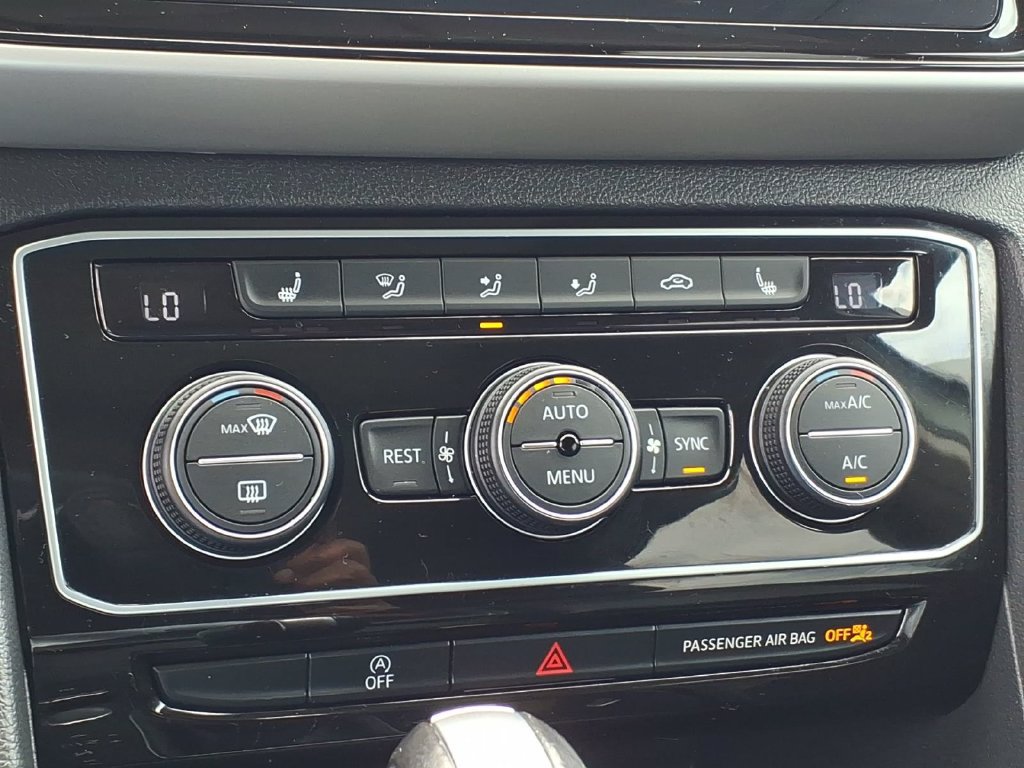 Used 2023 Volkswagen Atlas SEL AWD/4WD image 8