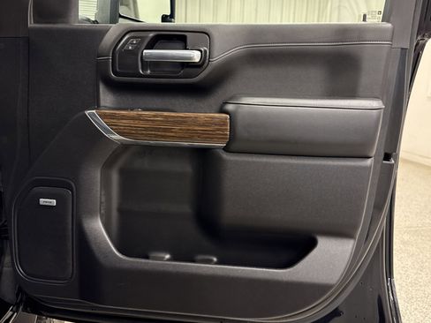 Used 2023 Chevrolet Silverado 2500 High Country w/ Technology Package image 26