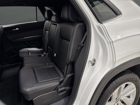 Used 2023 Volkswagen Atlas Cross Sport SE image 27