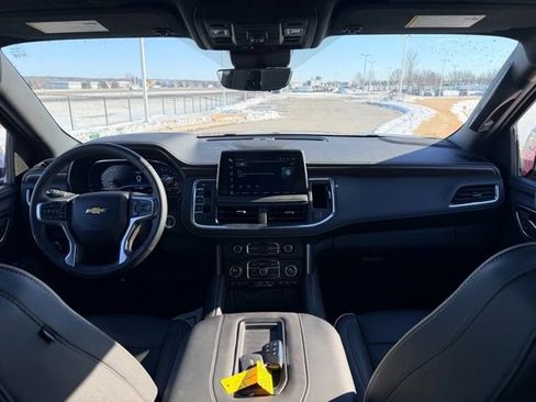 Used 2024 Chevrolet Suburban Premier image 6