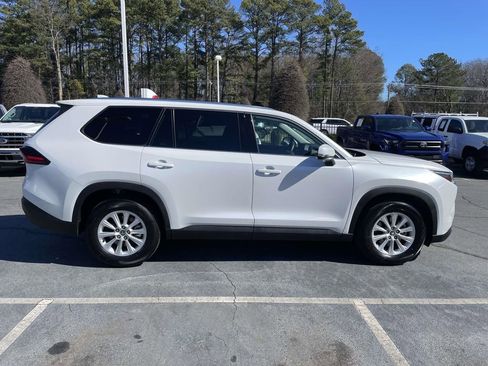 Used 2025 Toyota Grand Highlander AWD image 12