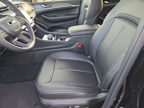 New 2026 Jeep Grand Cherokee L Limited image 4