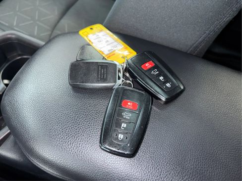 Used 2020 Toyota RAV4 XLE w/ Convenience Package image 42