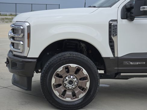 Used 2025 Ford F250 King Ranch w/ FX4 Off-Road Package AWD/4WD image 9