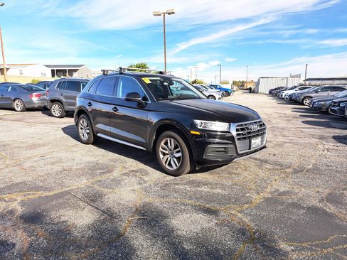 Used 2020 Audi Q5 2.0T Premium w/ Convenience Package image 2