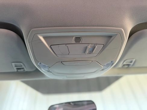Used 2018 Ford Focus SEL FWD image 40