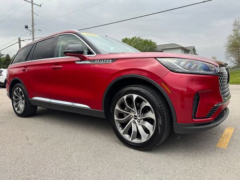 Used 2025 Lincoln Aviator AWD w/ Equipment Group 101A image 3