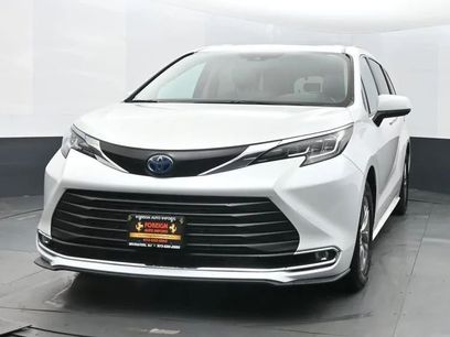 Used 2023 Toyota Sienna XLE