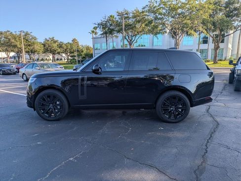 Used 2025 Land Rover Range Rover SE AWD/4WD image 2