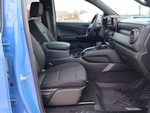 Used 2025 Chevrolet Colorado Trail Boss image 12