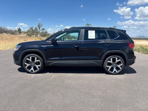 Used 2022 Volkswagen Taos SEL w/ Panoramic Sunroof Package AWD/4WD image 8