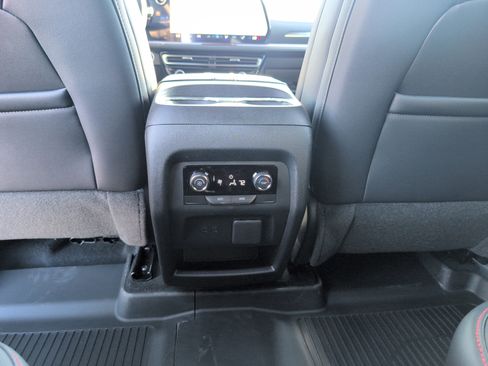 New 2026 Chevrolet Traverse Z71 w/ Enhanced Driving Package AWD/4WD image 30