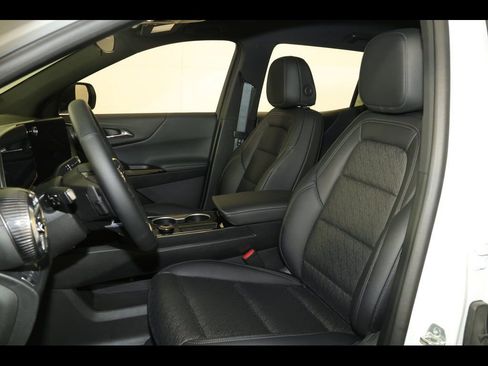 Used 2026 Chevrolet Equinox LT w/ Convenience Package II image 21