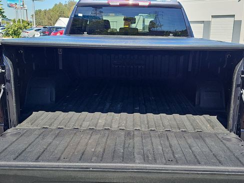 Used 2025 GMC Sierra 1500 Elevation image 12