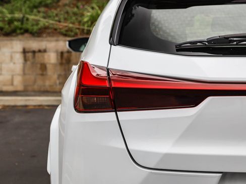 Used 2024 Lexus UX 250h F Sport FWD image 7