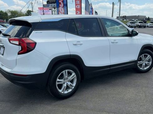 Used 2024 GMC Terrain SLE FWD image 7