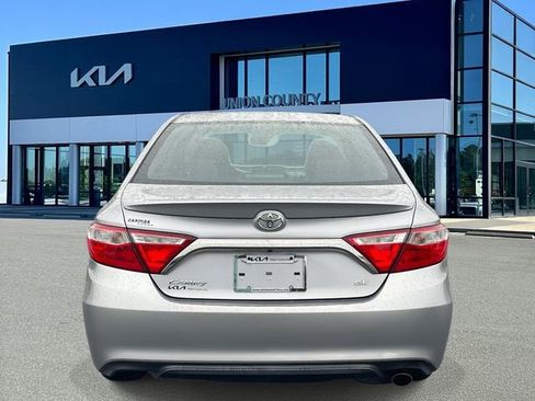 Used 2017 Toyota Camry SE image 10