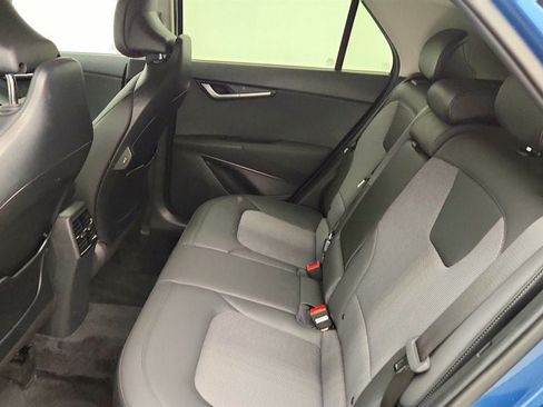 Used 2025 Kia Niro EX FWD image 19