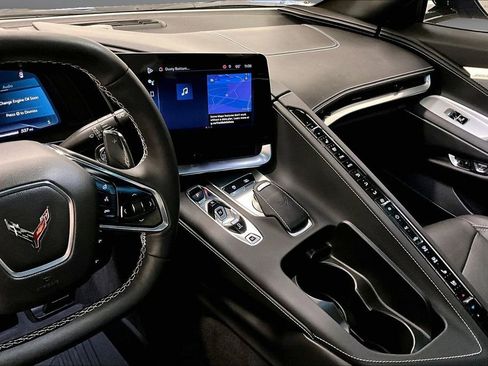 Used 2024 Chevrolet Corvette Stingray Preferred Cpe w/ Z51 Performance Package image 9