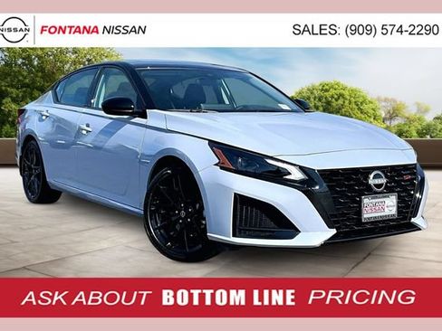 New 2026 Nissan Altima 2.5 SR w/ SR Midnight Edition Package FWD image 1