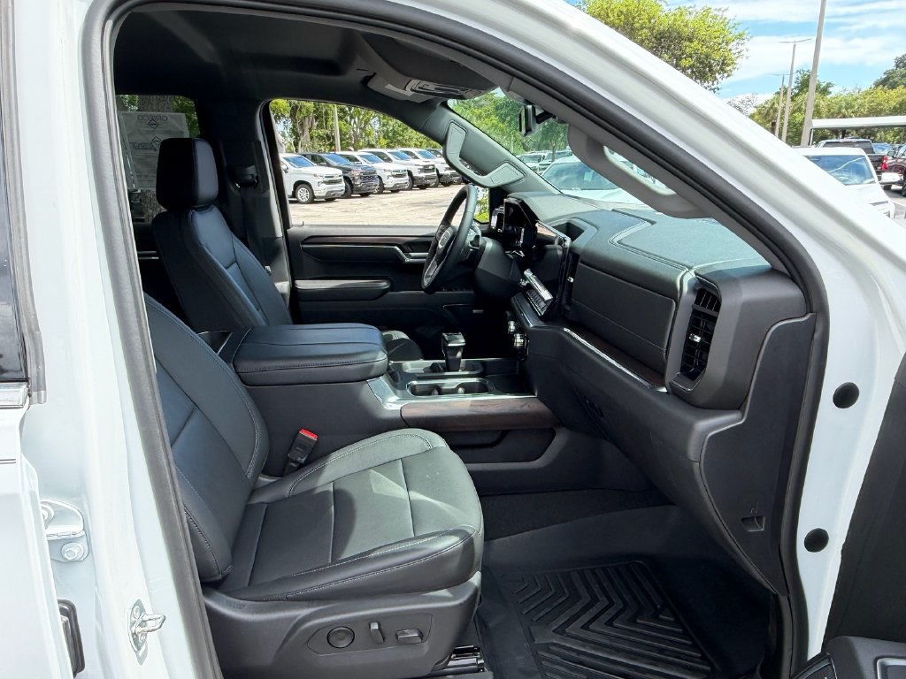 Used 2023 GMC Sierra 1500 SLT w/ SLT Premium Plus Package AWD/4WD image 18