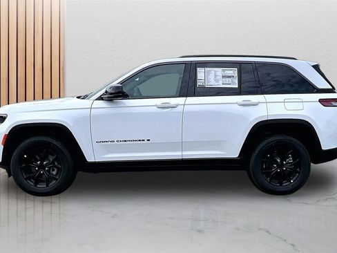 New 2026 Jeep Grand Cherokee Altitude RWD image 6