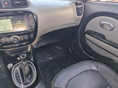 Used 2015 Kia Soul + w/ Primo Package image 19