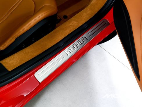 Used 2020 Ferrari F8 Tributo RWD image 20