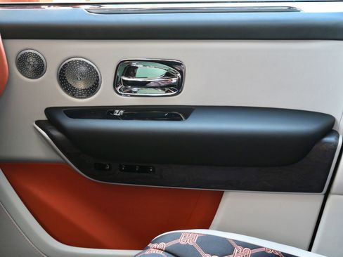 New 2025 Rolls-Royce Cullinan w/ Leather Finishing Pack image 11