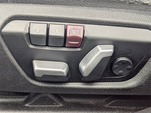 Used 2016 BMW 320i Sedan image 18