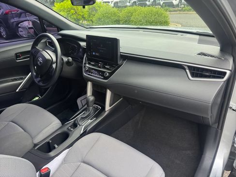 Used 2024 Toyota Corolla Cross AWD Hybrid image 16