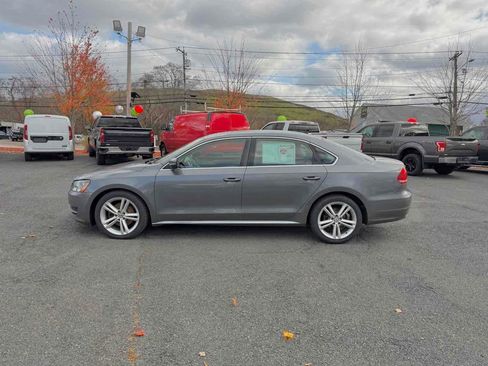 Used 2014 Volkswagen Passat 2.5 SE image 4