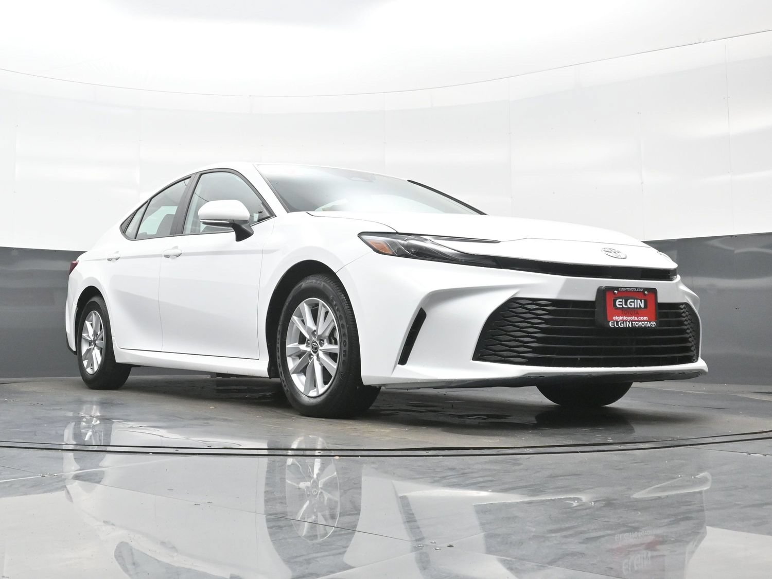 Used 2025 Toyota Camry LE FWD image 26