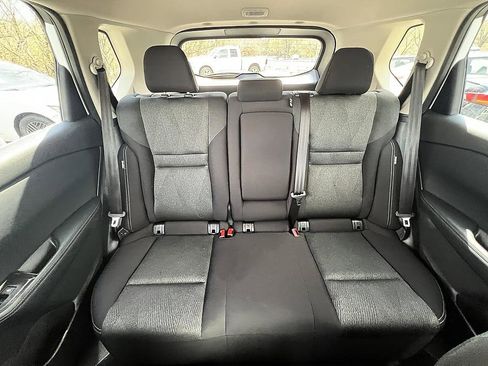 Certified 2025 Nissan Rogue SV image 27